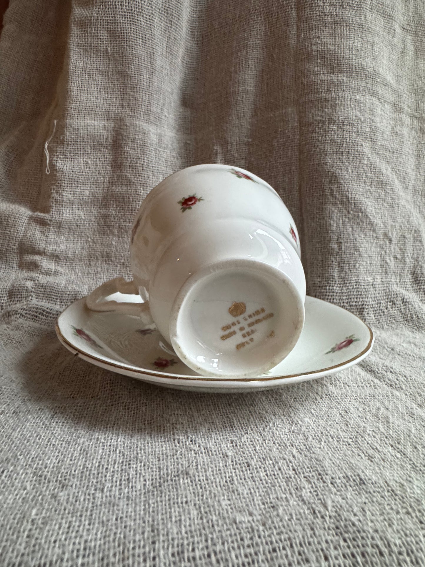 Vintage Rosebud Teacup & Saucer – Fine Bone China Everyday Set