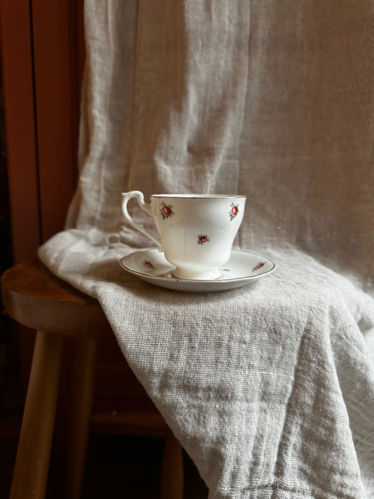 Vintage Rosebud Teacup & Saucer – Fine Bone China Everyday Set