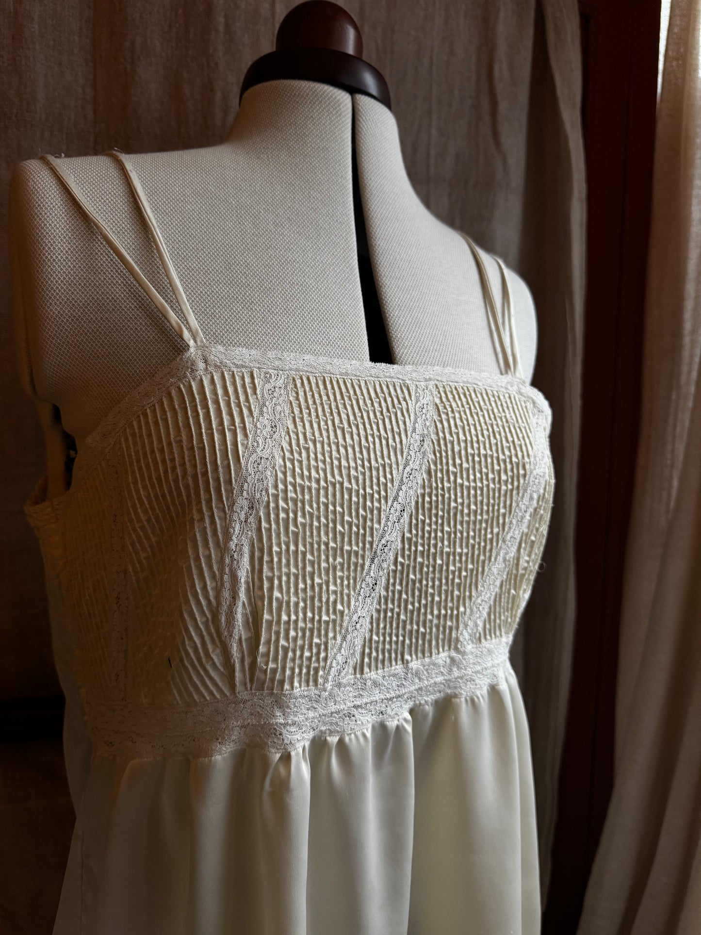 Ivory Lace Bodice Vintage Nightgown