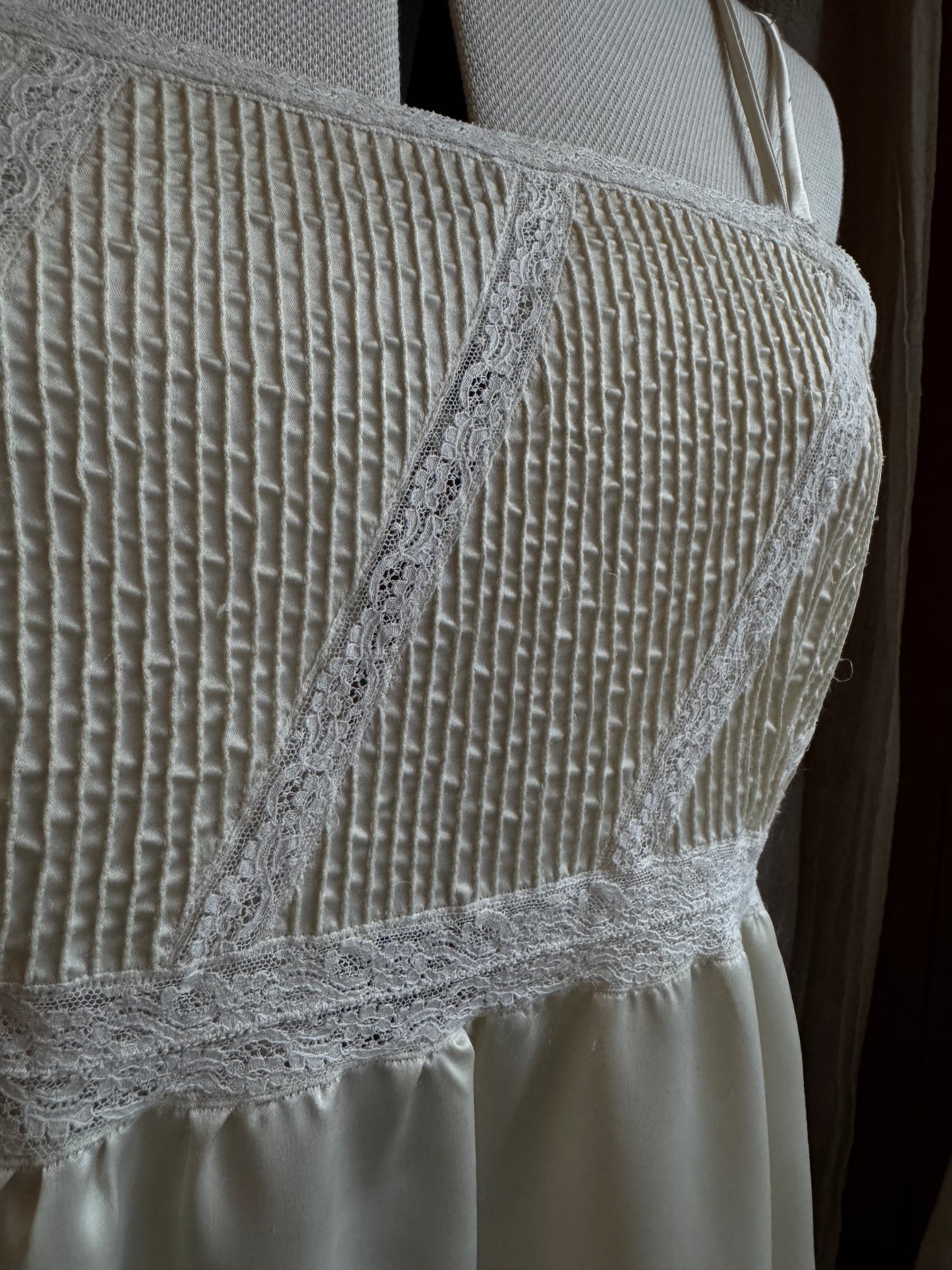 Ivory Lace Bodice Vintage Nightgown